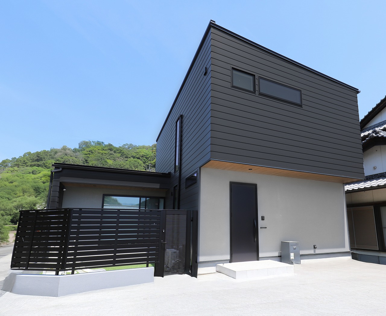 「カッコイイ」と「快適な住みごこち」を実現した徳島の家